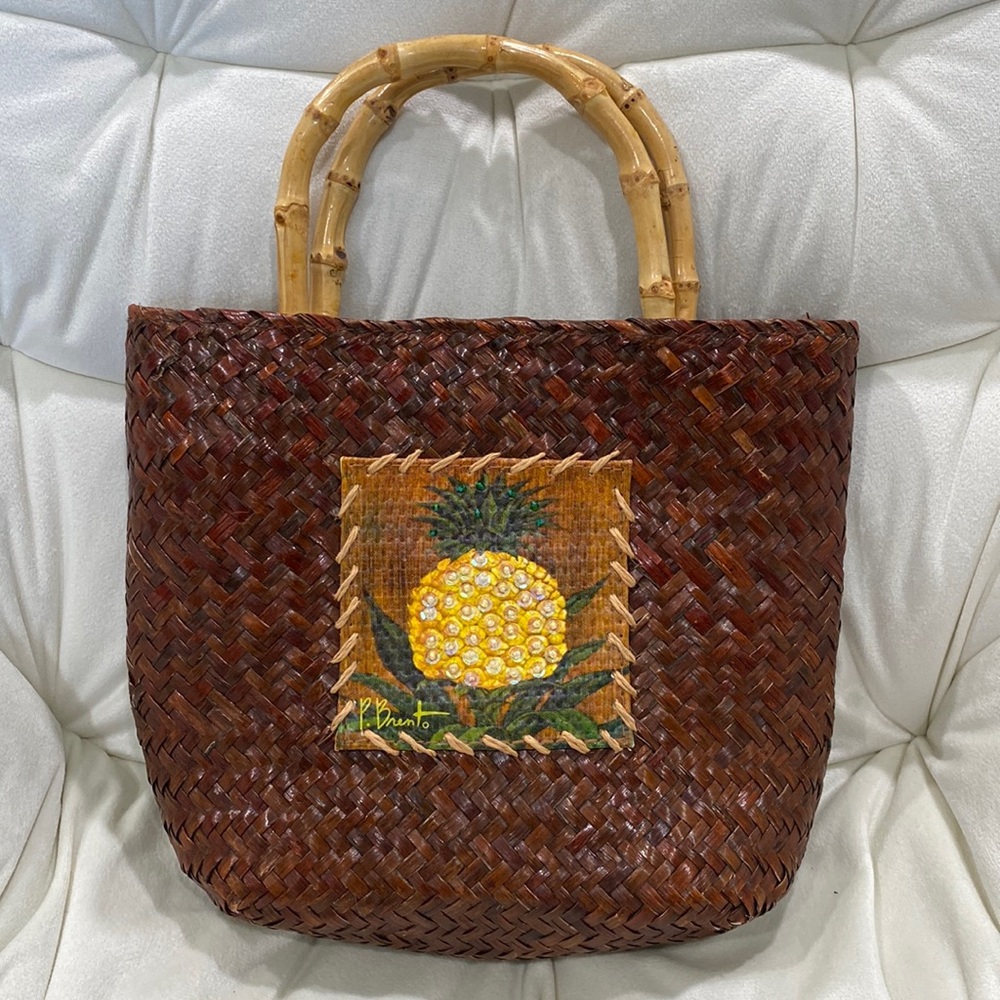 Vintage straw pineapple purse